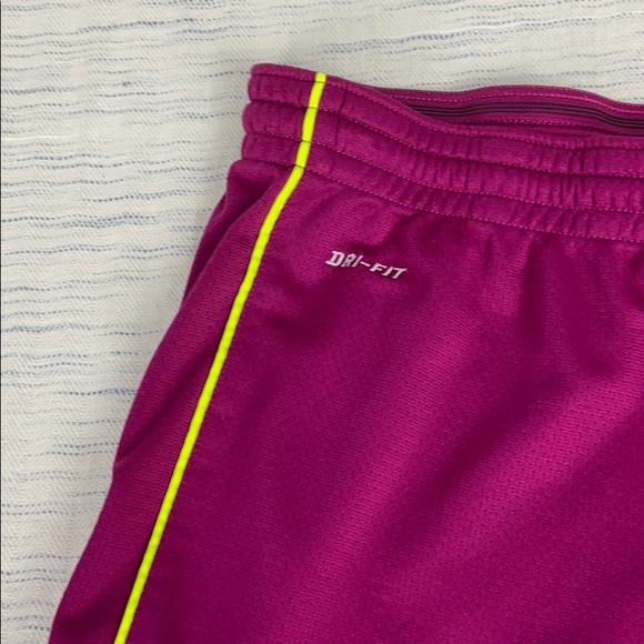 Nike Dri Fit Raspberry Soccer Athletic Shorts Sz L - Picture 2 of 6
